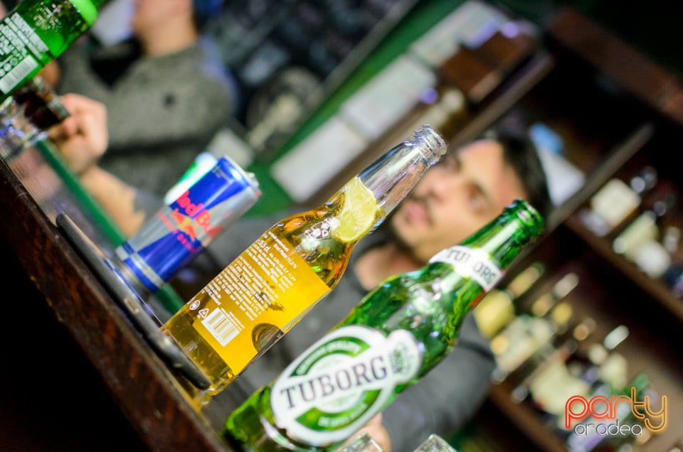 Firday Night Party, Green Pub