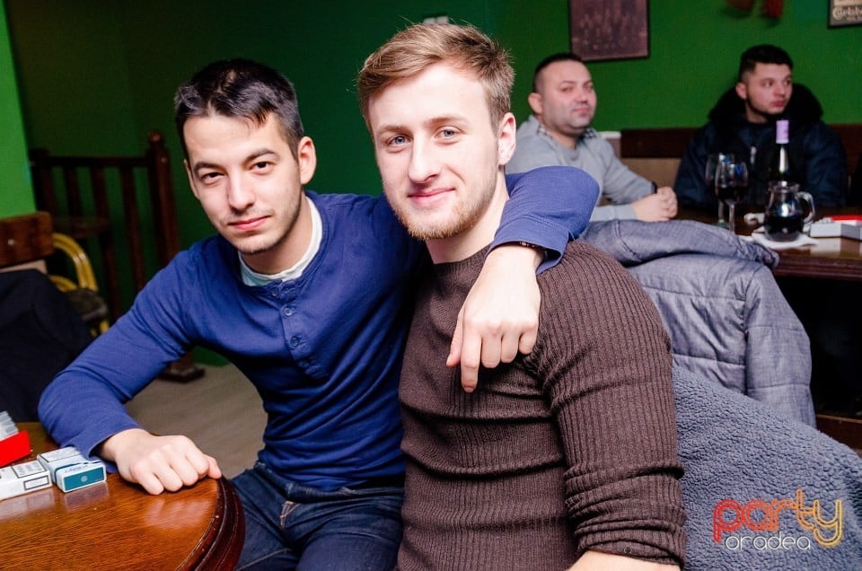 Firday Night Party, Green Pub