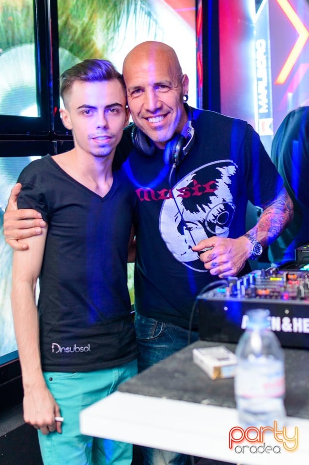 Flavius Miller în Avenue, 