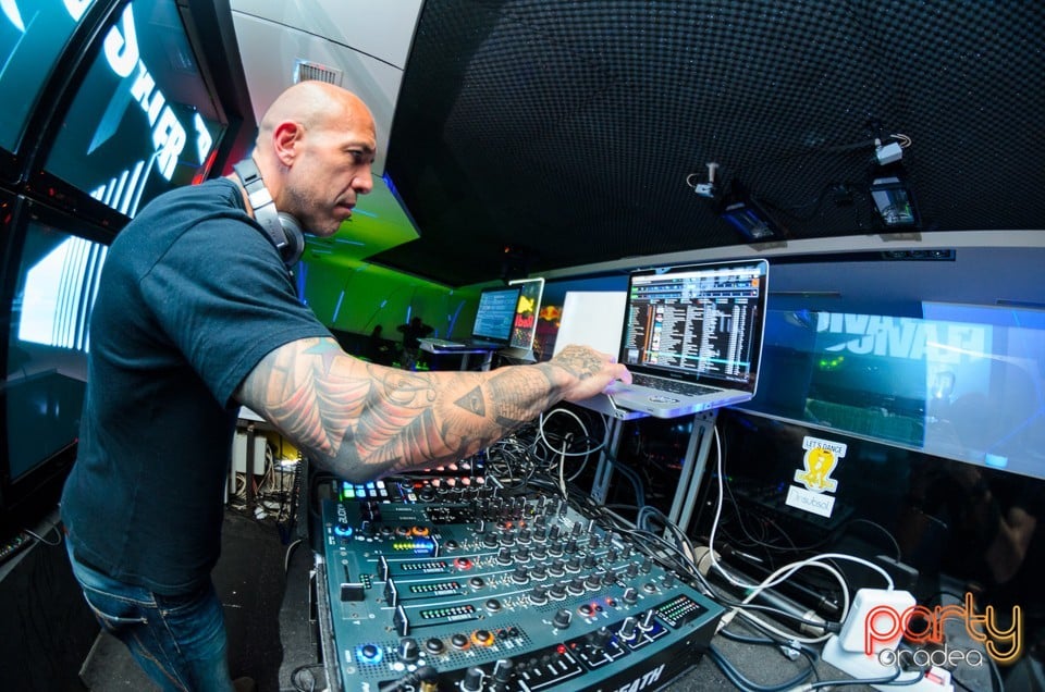 Flavius Miller în Avenue, 