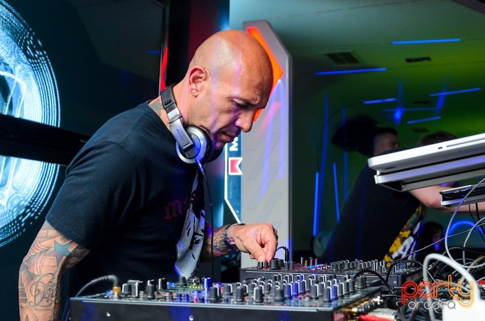 Flavius Miller în Avenue, 