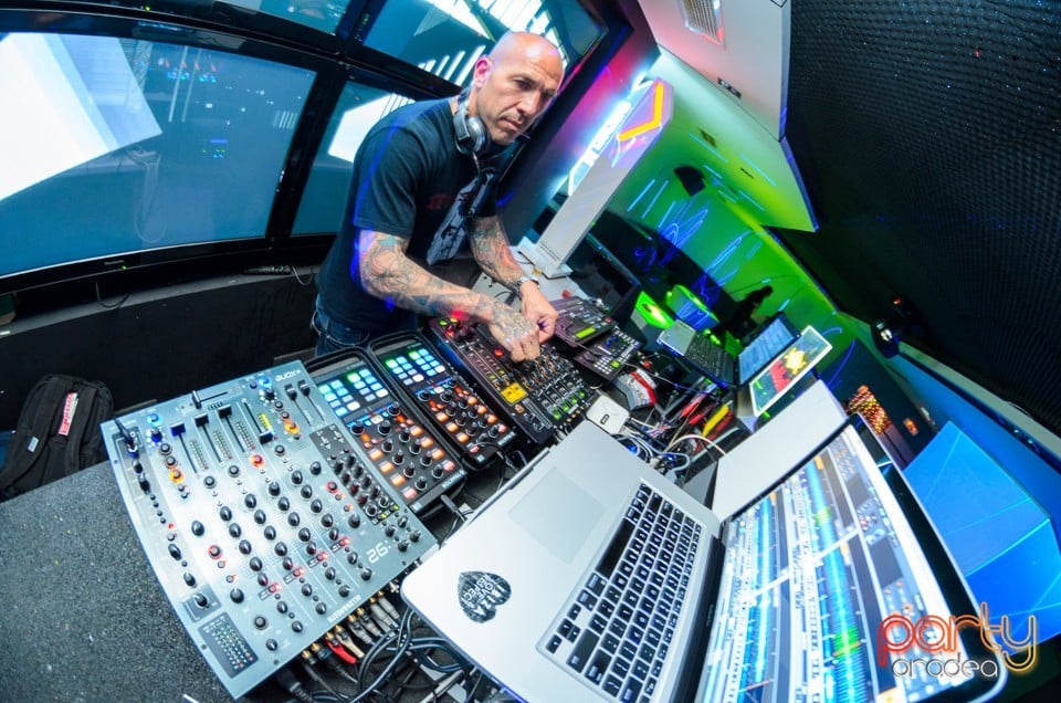 Flavius Miller în Avenue, 