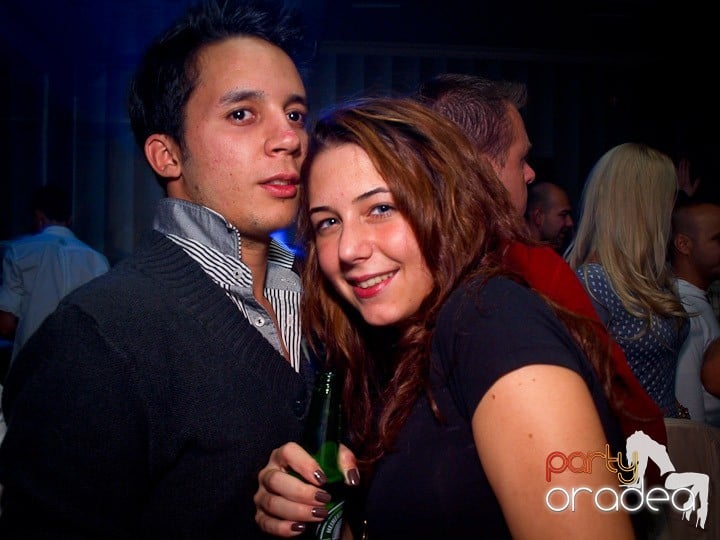 Friday Fun în Kadó Cafe, 