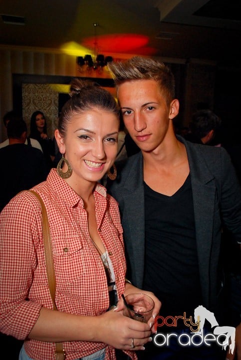 Friday Fun în Kadó Cafe, 