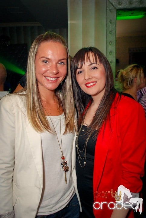 Friday Fun în Kadó Cafe, 