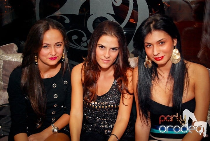 Friday Fun în Kadó Cafe, 