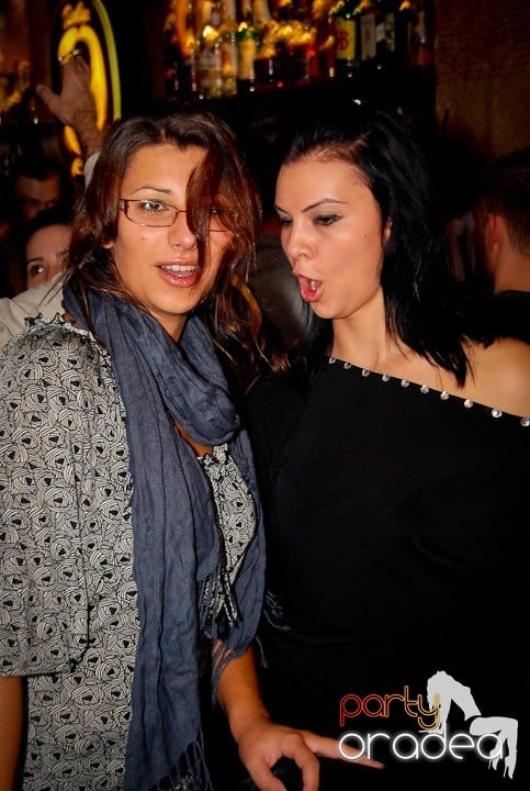 Friday Karaoke în Zulu, Zulu Caffe