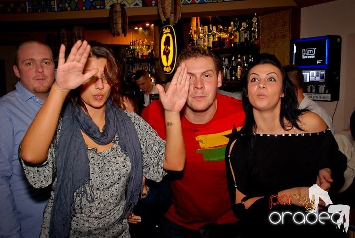 Friday Karaoke în Zulu, Zulu Caffe