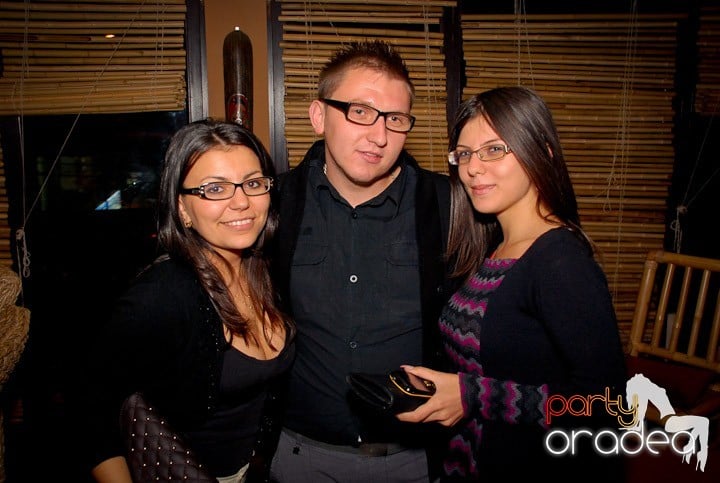 Friday Karaoke în Zulu, Zulu Caffe