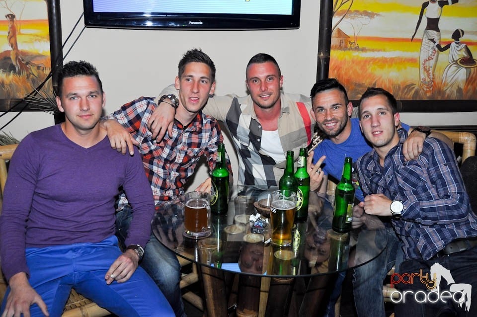 Friday Karaoke Party în Zulu, Zulu Caffe