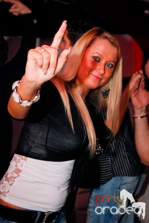 Friday Night @ Atti's, 