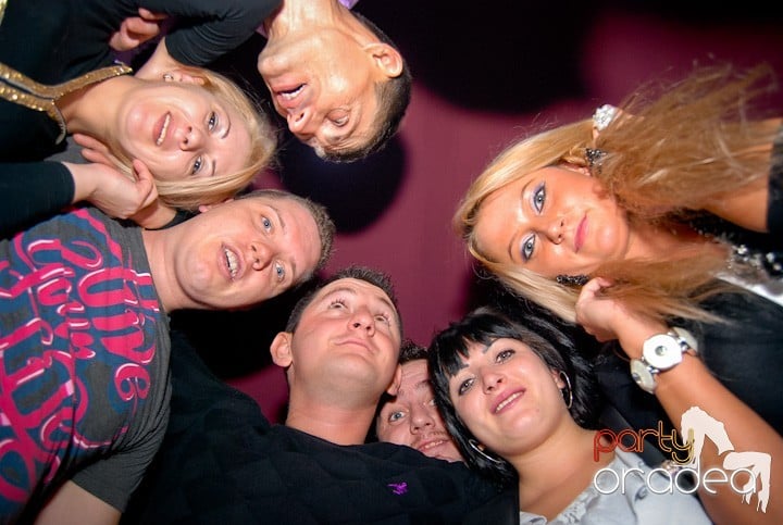 Friday Night @ Atti's, 