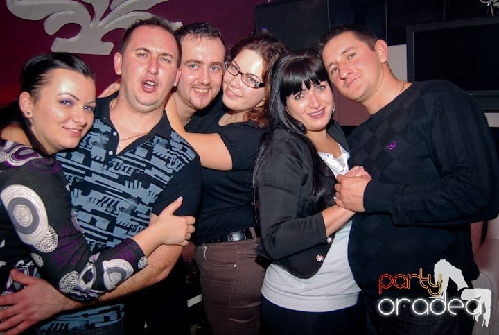 Friday Night @ Atti's, 