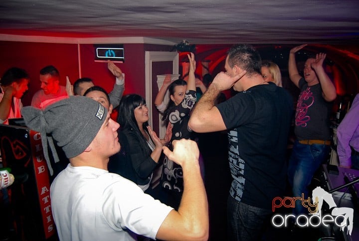 Friday Night @ Atti's, 