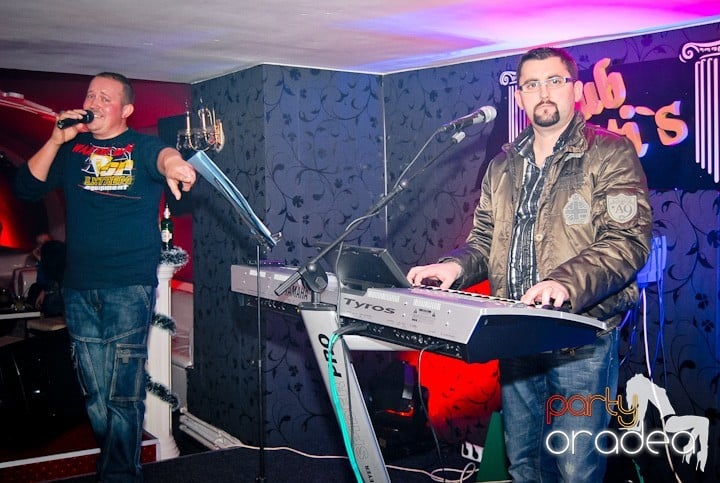 Friday Night @ Atti's, 