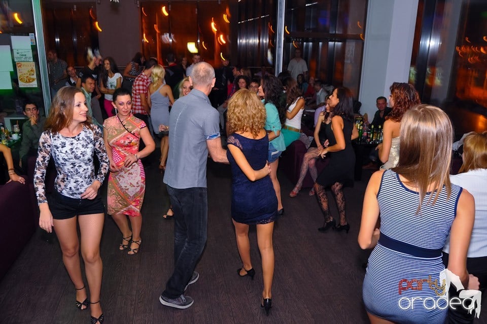 Friday Night Dance Party în Blondy's, 