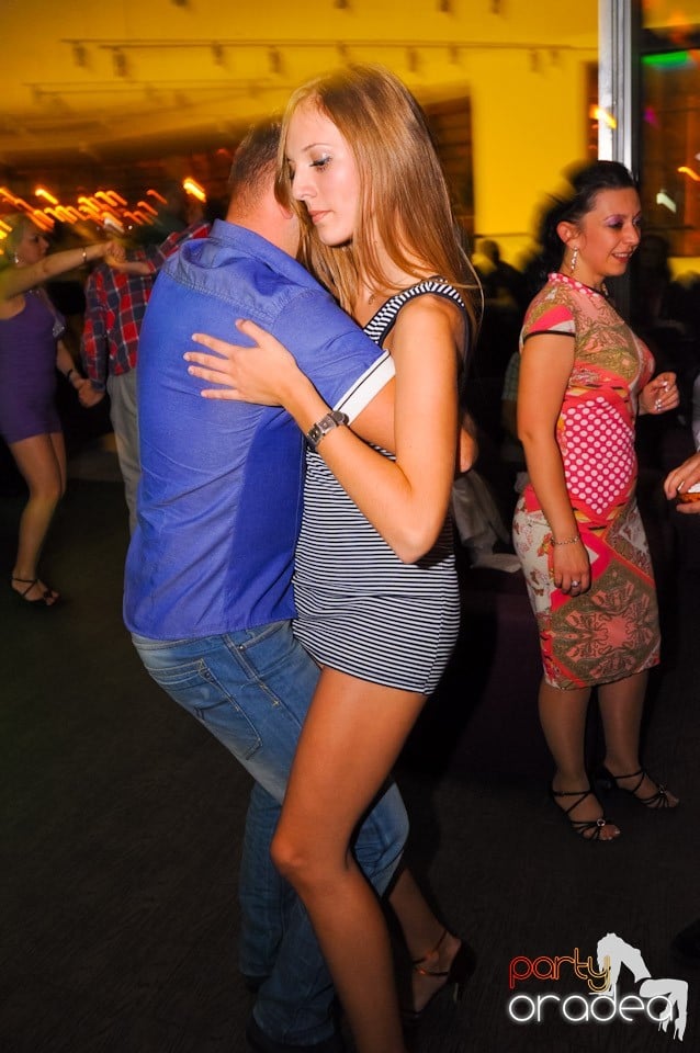 Friday Night Dance Party în Blondy's, 