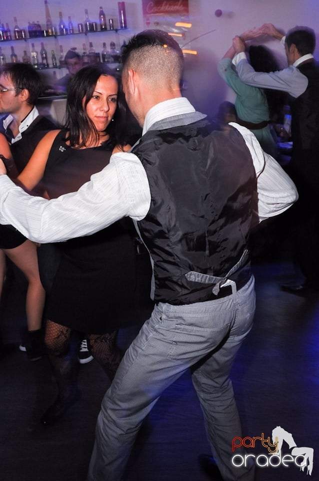 Friday Night Dance Party în Blondy's, 