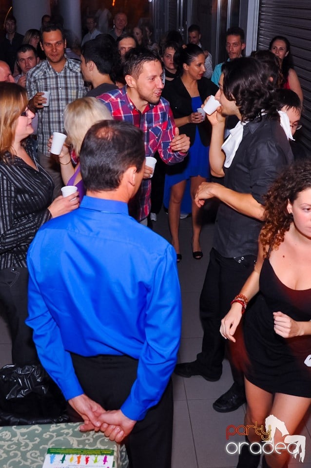 Friday Night Dance Party în Blondy's, 