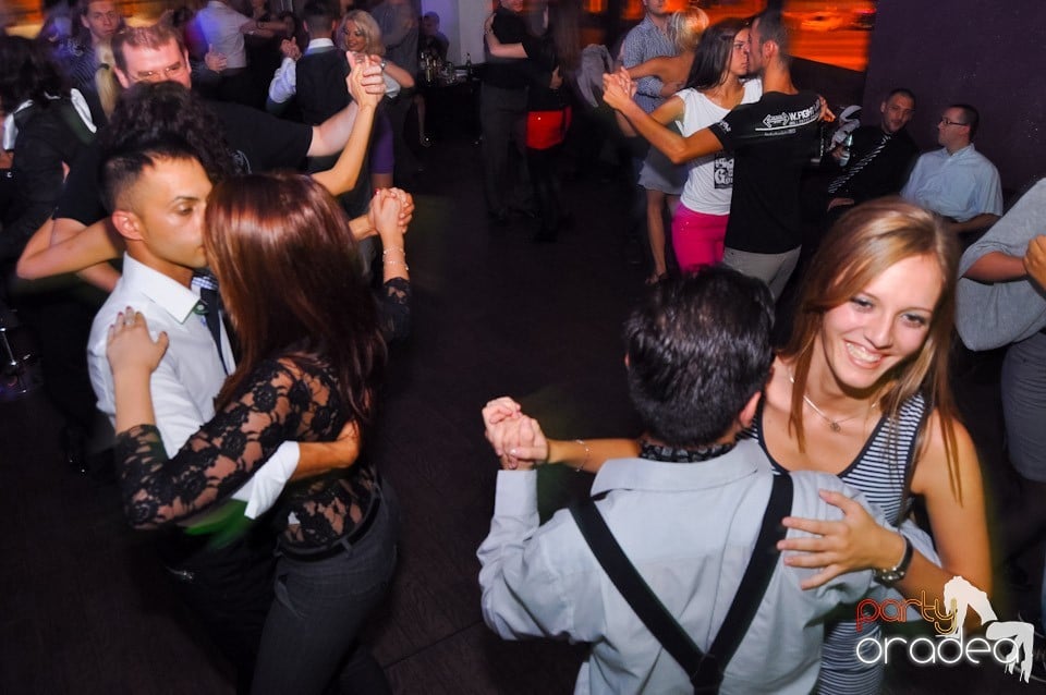 Friday Night Dance Party în Blondy's, 