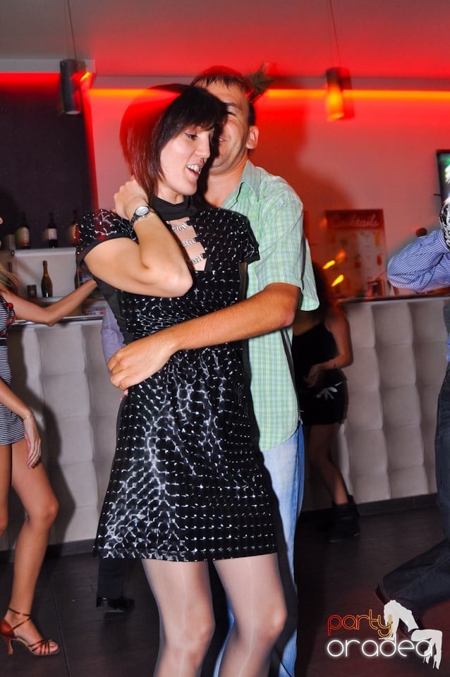 Friday Night Dance Party în Blondy's, 