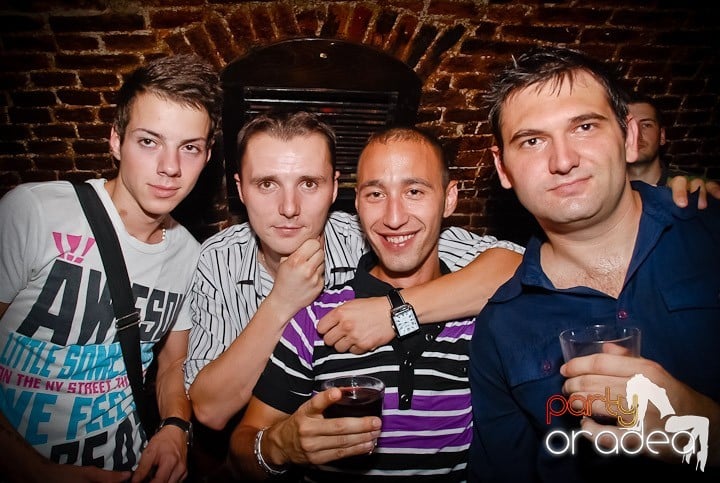 Friday Night Fever @ Club Escape, 