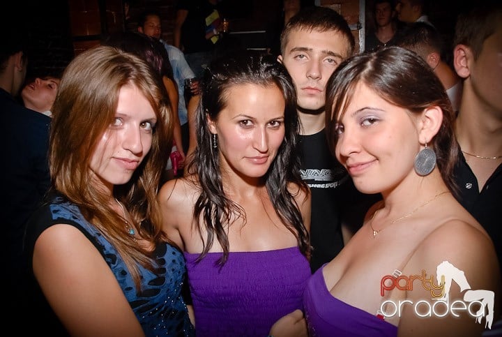 Friday Night Fever @ Club Escape, 