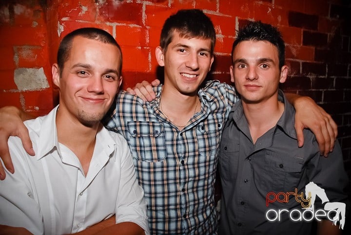 Friday Night Fever @ Club Escape, 