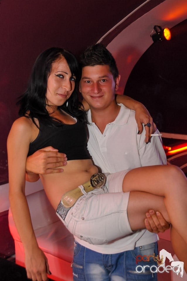 Friday Night Fever în Club Atti's, 