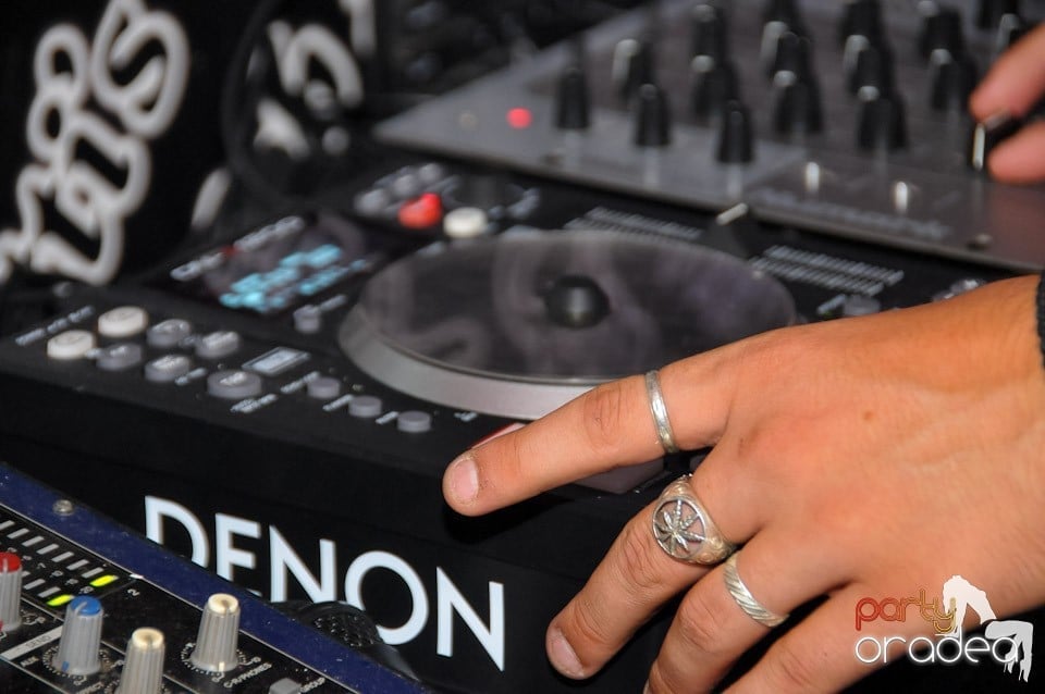 Friday Night Fever în Club Atti's, 