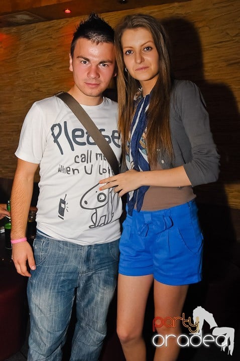 Friday Night Fever în Downtown, 