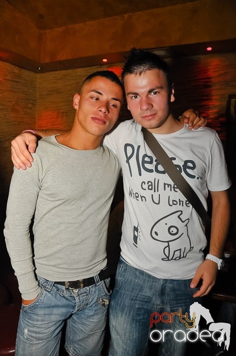 Friday Night Fever în Downtown, 