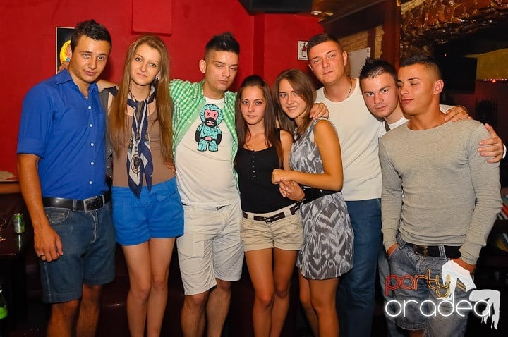 Friday Night Fever în Downtown, 