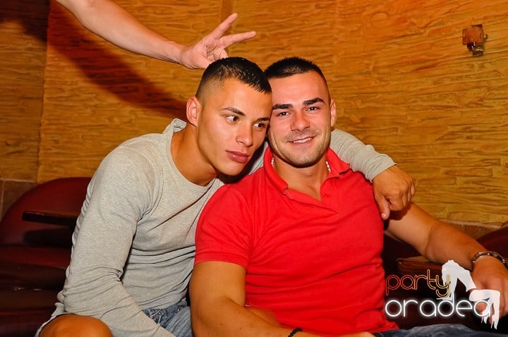 Friday Night Fever în Downtown, 