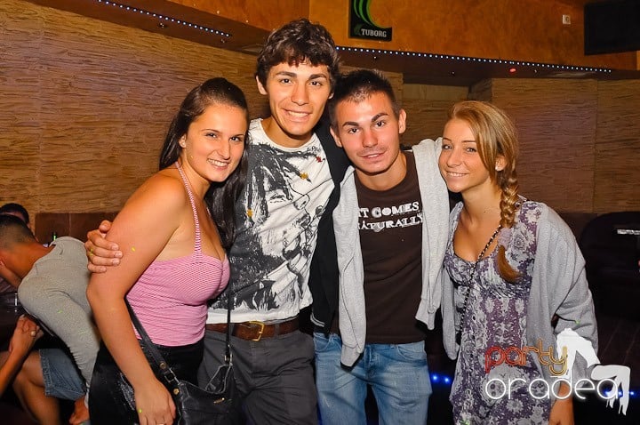 Friday Night Fever în Downtown, 