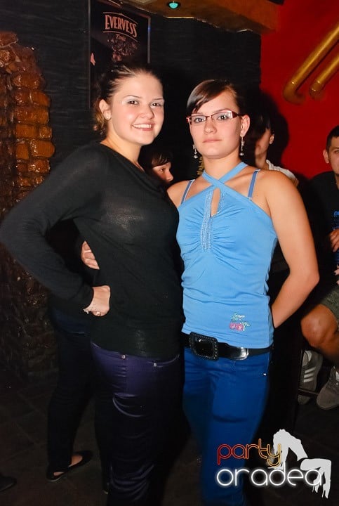 Friday Night Fever în Downtown, 