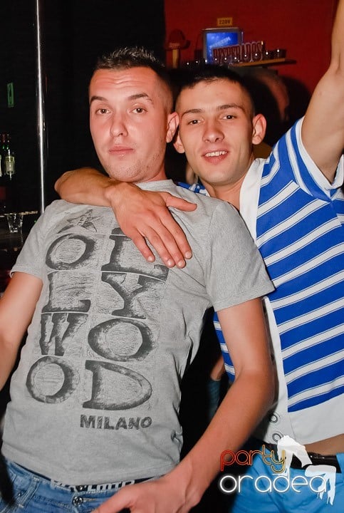 Friday Night Fever în Downtown, 