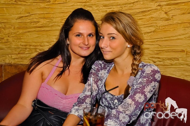 Friday Night Fever în Downtown, 