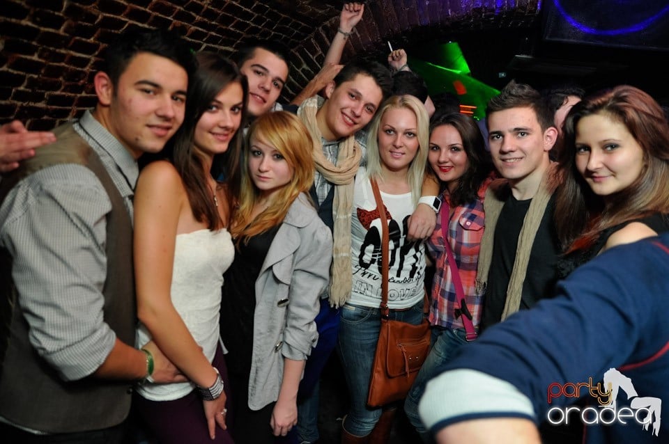 Friday Night Fever în Escape, 