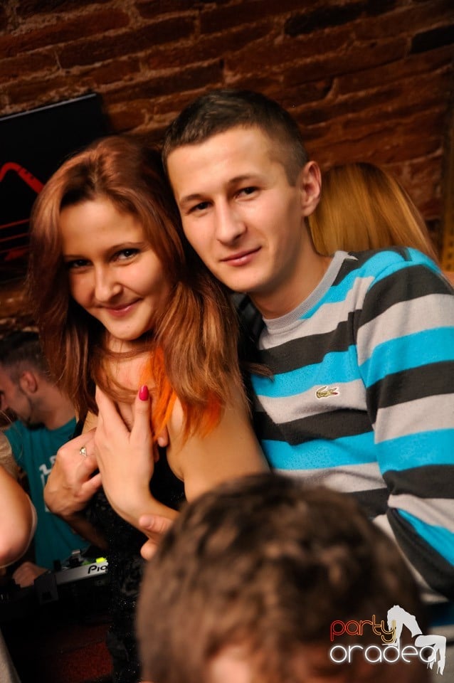 Friday Night Fever în Escape, 