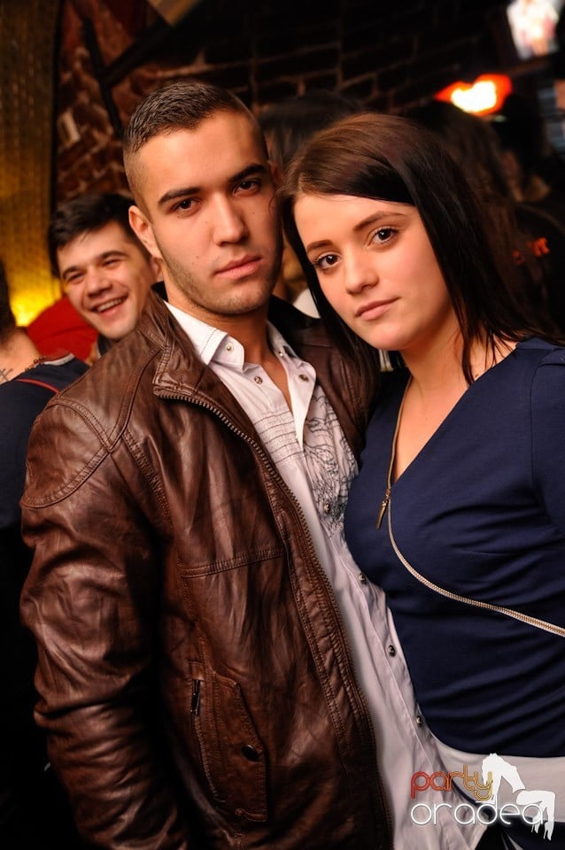 Friday Night Fever în Escape, 