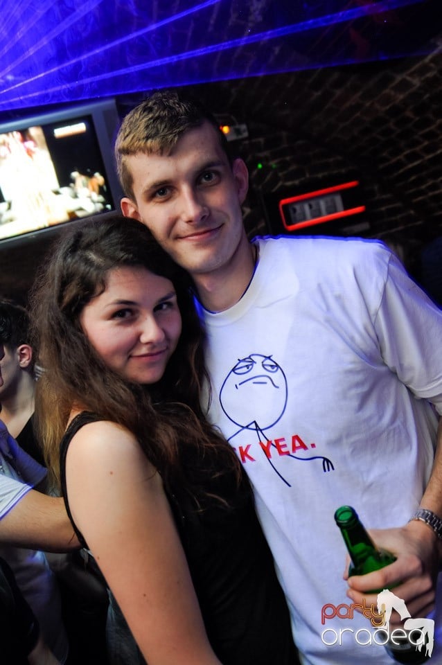 Friday Night Fever în Escape, 