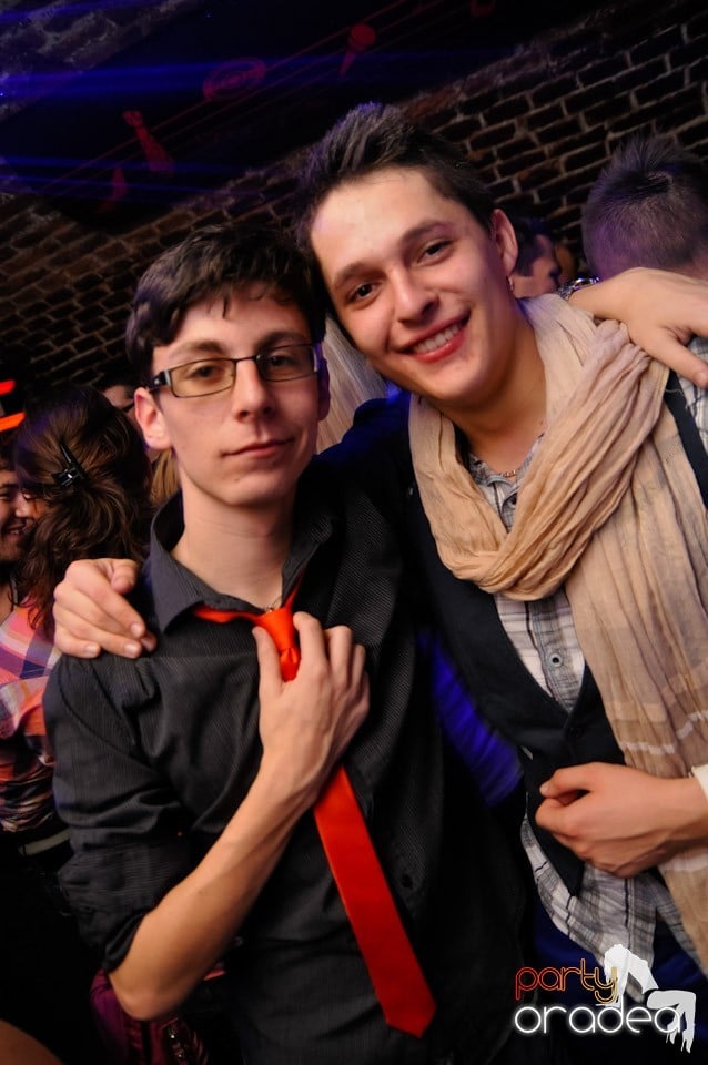 Friday Night Fever în Escape, 