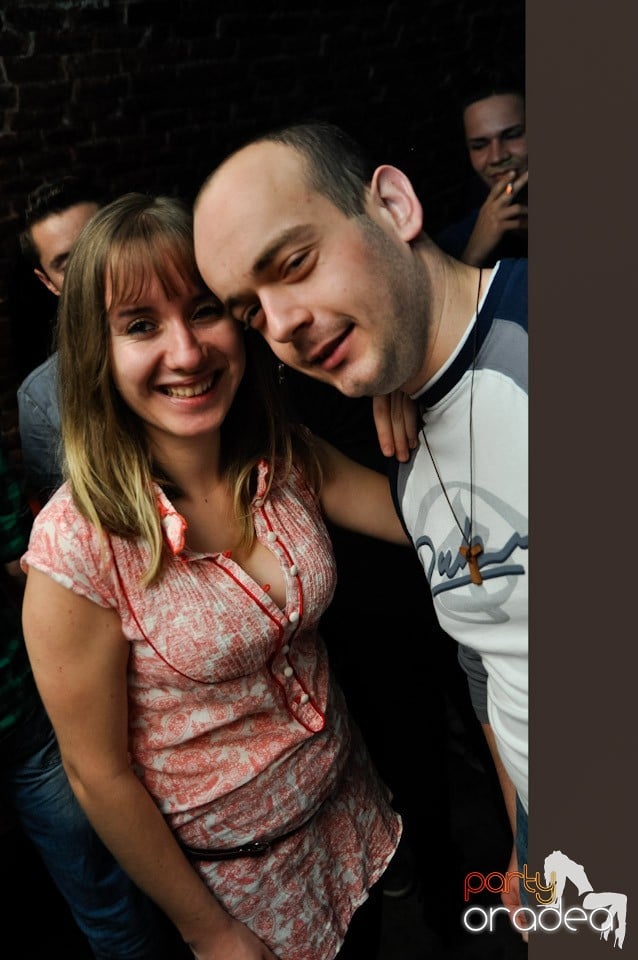 Friday Night Fever în Escape, 