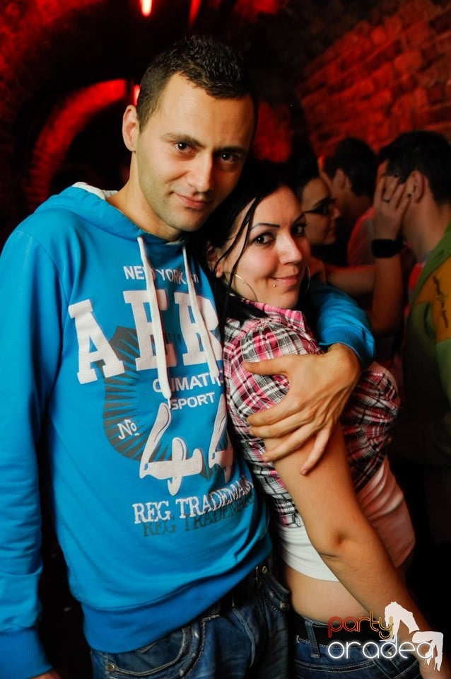 Friday Night Fever în Escape, 