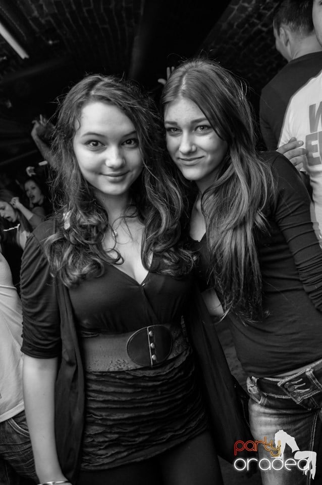 Friday Night Fever în Escape, 