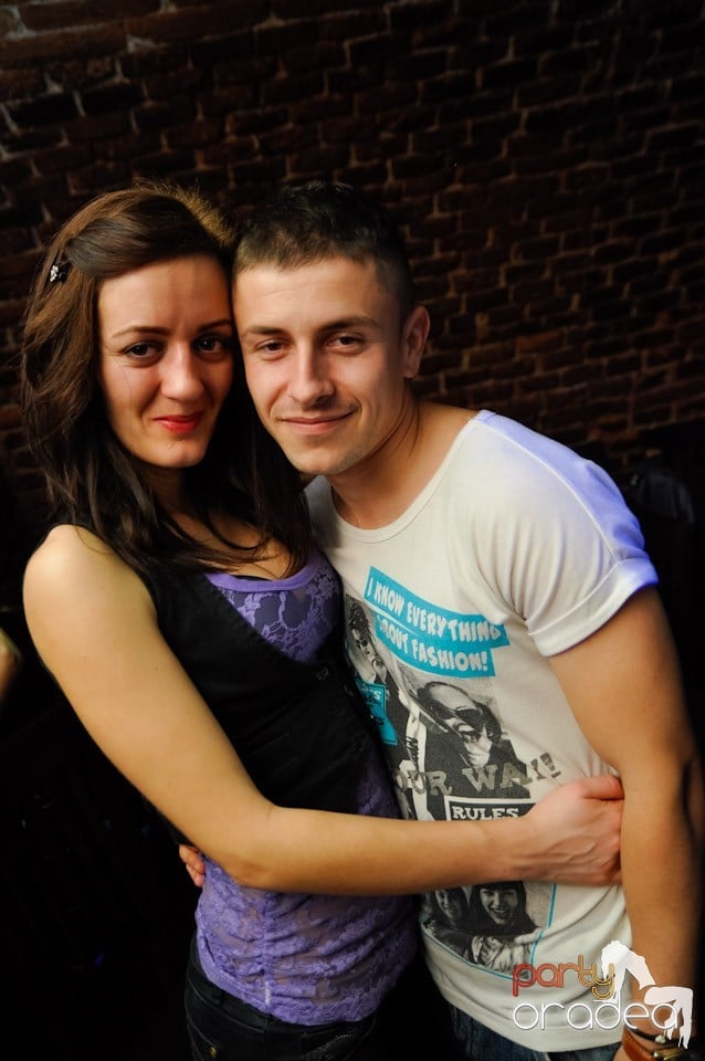 Friday Night Fever în Escape, 