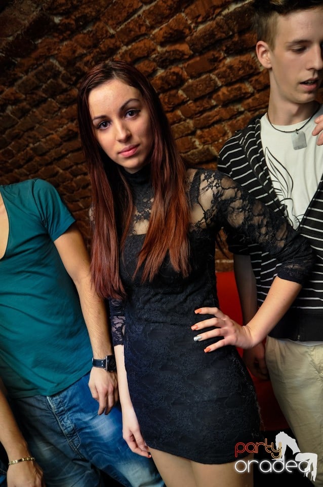 Friday Night Fever în Escape, 