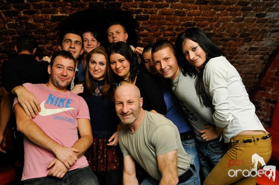 Friday Night Fever în Escape, 