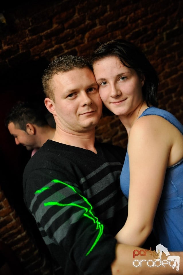 Friday Night Fever în Escape, 